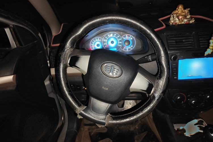 Used FAW Weizhi V5 2013 1.5L Manual Elite Model China IV Standard
