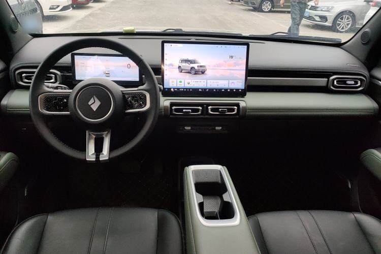 Used Baojun Spark EUV 2026 301km Flagship Edition Center Console