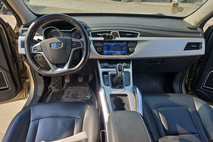 Used Geely Auto Emgrand X7 Sport 2016 2.0L Manual ZhiShang Version Interior 2