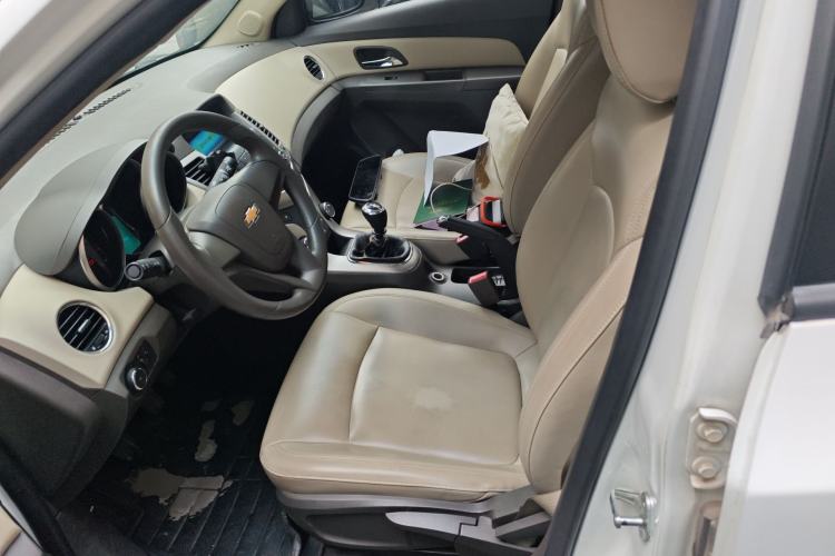 Used Chevrolet Cruze 2015 1.5L Classic SL MT Left Front Seat