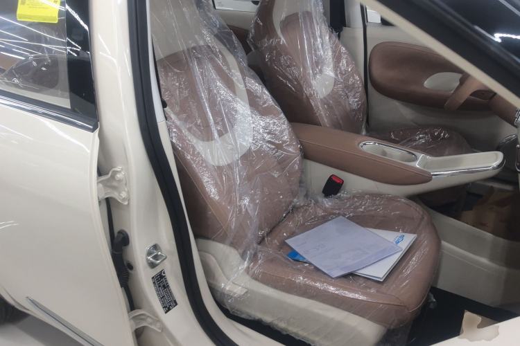 Used Wuling Bingo 2025 333 km Enjoyment Version Right Front Seat