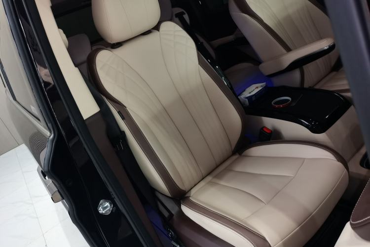 Used Bestune M9 2023 2.0T Ultimate Edition
