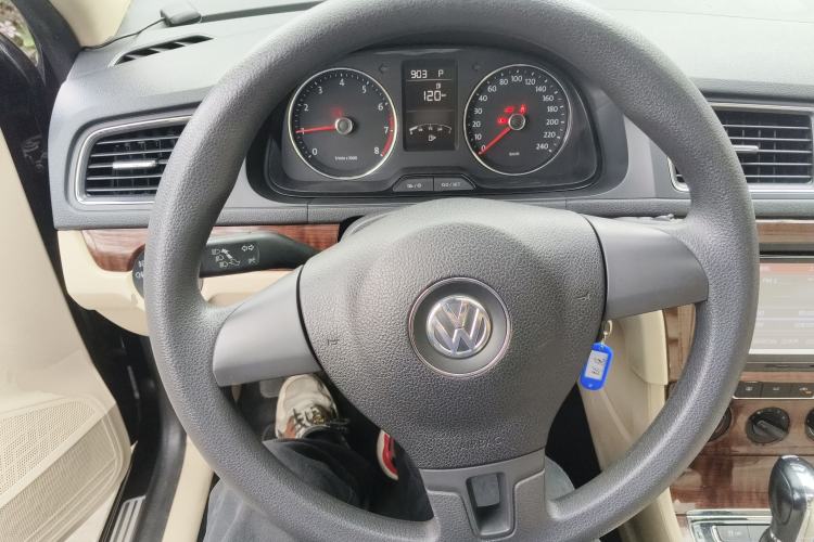 Used Volkswagen Lavida 2013 Restyled Classic 1.6L Automatic Comfort Edition Steering Wheel