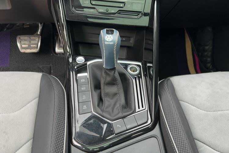 Used Volkswagen Tayron X 2020 330TSI Two-Wheel Drive Luxury Smart Connectivity Version Gear Lever