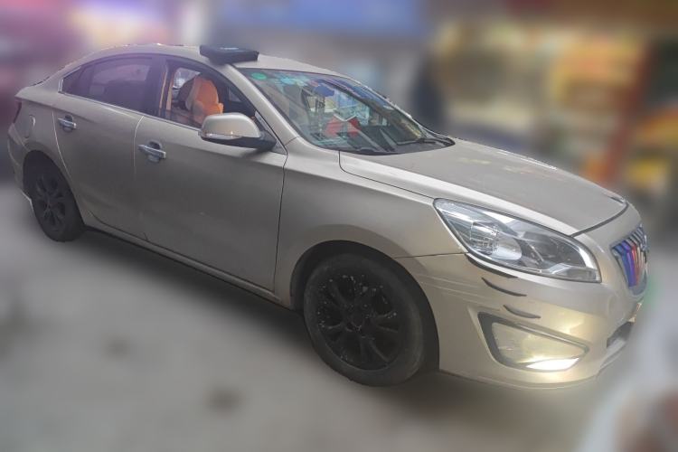 Used Haima Fumei 2014 M5 1.6L Manual Elite Model Front Right 45 Deg