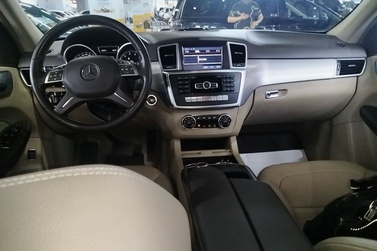 Used Mercedes-Benz M-Class 2014 ML 320 4MATIC
