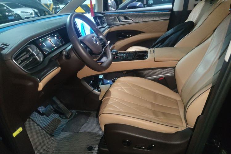 Used Denza D9 2024 DM-i 980 Four-Wheel Drive Prestige Model