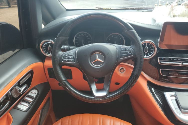 Used Mercedes-Benz Vito 2023 2.0T Business Version 7 Seats Steering Wheel