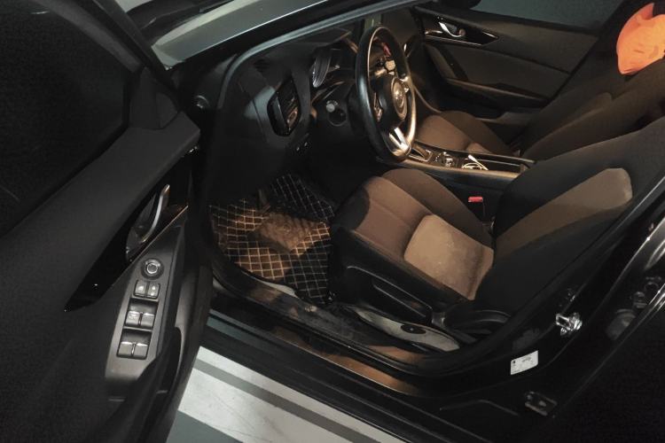 Used Mazda CX-4 2020 2.0L Automatic Two-Wheel Drive Blue Sky Dynamic Edition Driver Seat