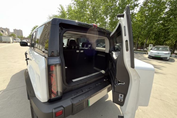 Used iCAR 03 2024 401km Two-Wheel Drive Standard Advanced Version Interior 10