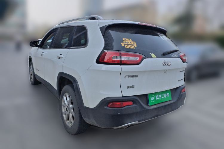 Used Jeep Cherokee 2019 2.0L Two-Wheel Drive Standard Edition China V