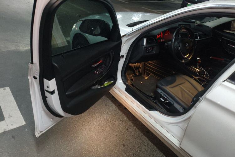 Used BMW 3 Series 2016 316Li Fashion Model
