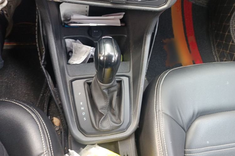 Used Volkswagen Santana 2016 1.6L Automatic Fashion Edition Gear Lever