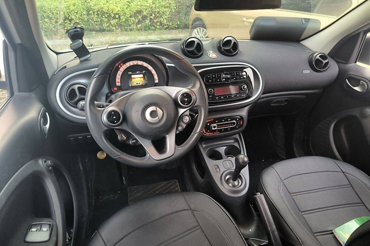 Used smart forfour 2016 1.0L 52 kW Passion Edition