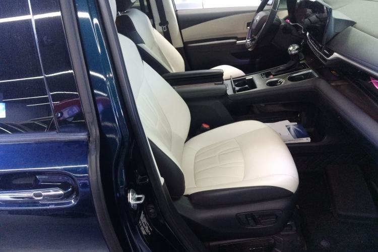 Used Toyota Granvia 2023 2.5L Hybrid Flagship VIP Edition Right Front Seat