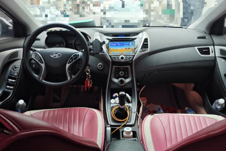 Used Hyundai Elantra (5th Generation / Langdong) 2016 1.6L Manual Fashion Edition Center Console