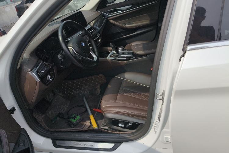 Used BMW 5 Series 2022 Second Facelift 525Li Luxury Package Left Front Seat