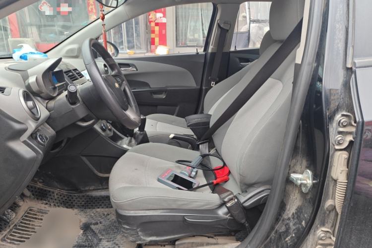 Used Chevrolet Aveo Sonic 2011 Sedan 1.4L Manual Transmission SE
