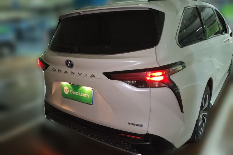 Used Toyota Granvia 2023 2.5L Hybrid Luxury Edition Rear