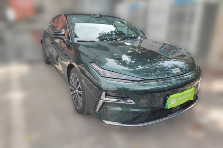 Used Geely Galaxy 8 2025 130km EM-P Starship Edition Front Right 45 Deg