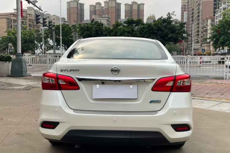 Used Nissan Sylphy 2016 1.6 XL CVT Luxury Edition Exterior 7