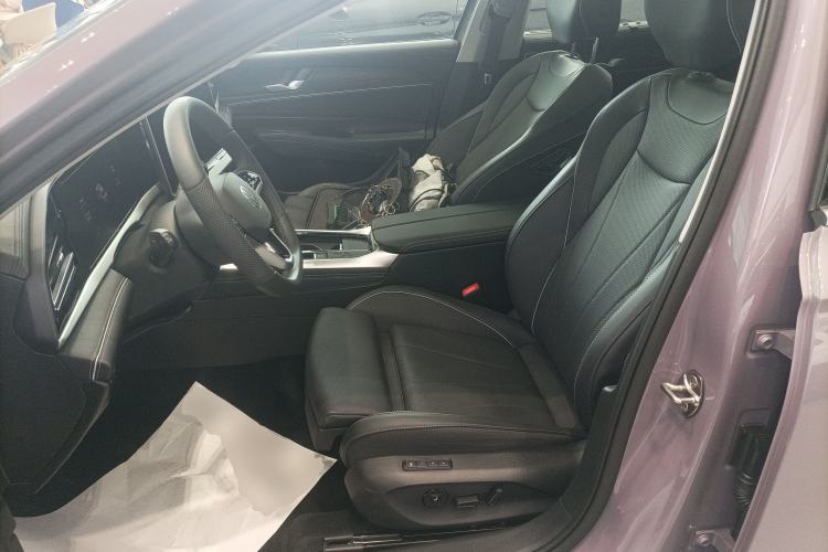 Used Volkswagen Passat 2025 Pro 380TSI Dragon Supreme Edition
