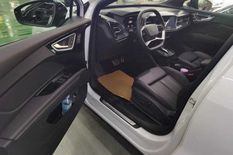 Used Audi Q4 e-tron 2024 40 e-tron Boundary Edition in Midnight Blue