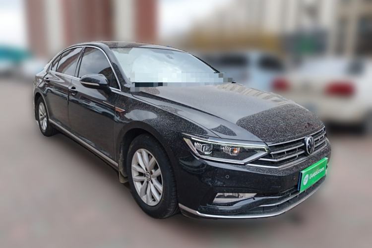 Used Volkswagen Magotan 2020 280TSI DSG Comfort Edition Front Right 45 Deg