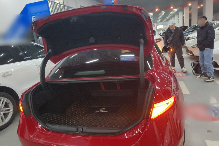 Used Alfa Romeo Giulia 2019 2.0T 280HP Luxury Edition
