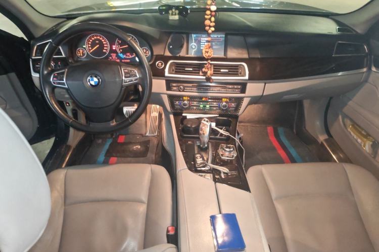 Used BMW 5 Series 2012 523Li Leading Model Center Console