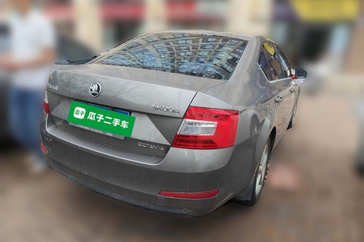 Used Skoda Octavia 2015 1.6L Automatic Yijie Edition Rear Right 45 Deg
