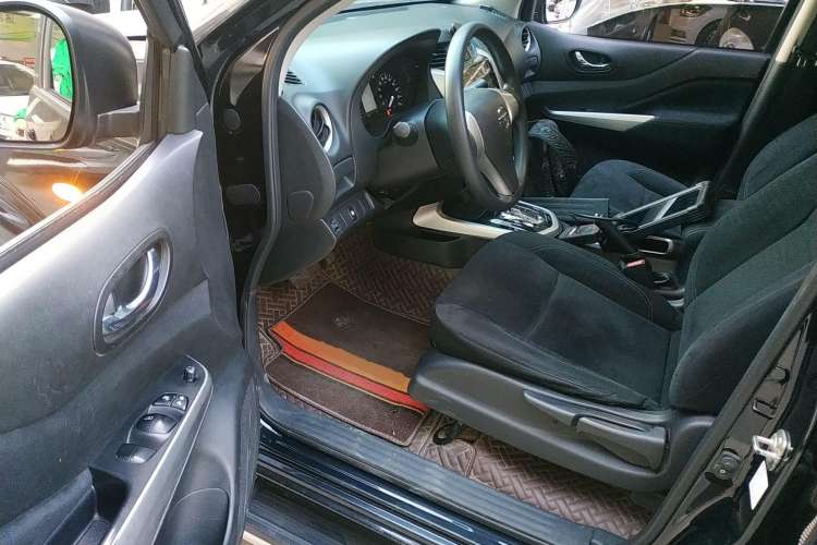 Used Nissan Navara 2017 2.5L Automatic 2WD Luxury Edition QR25
