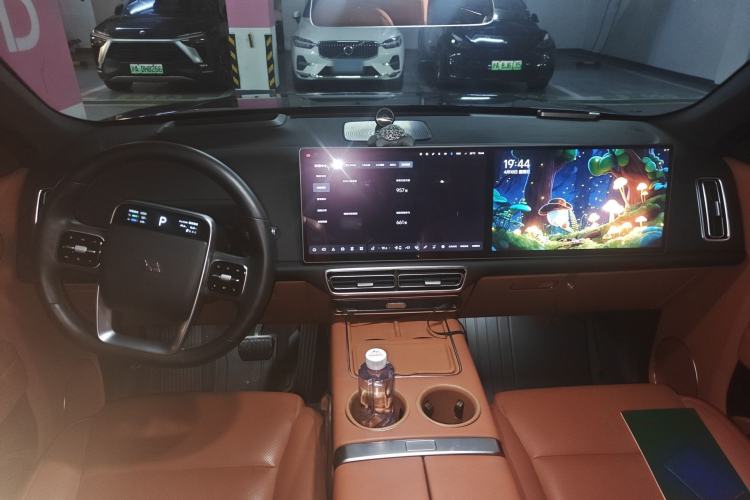 Used Li Auto L8 2023 Max model Center Console