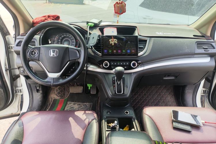 Used Honda CR-V 2016 2.0L Two-Wheel Drive Classic Edition Interior 2