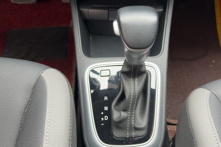 Used Kia kx1 Stonic 2021 1.4L CVT Fun & Sunroof Model