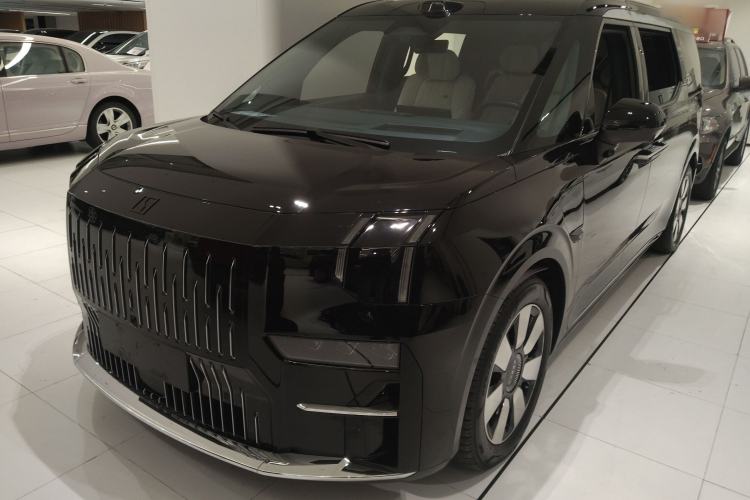 Used Zeekr 009 2024 7-Seater Aisle Version 108 kWh