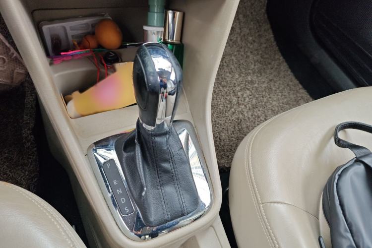 Used Volkswagen Santana 2013 1.6L Automatic Luxury Edition Gear Lever