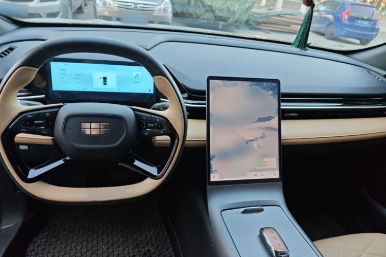 Used Geely Galaxy L6 2024 125km PLUS Dragon Edition