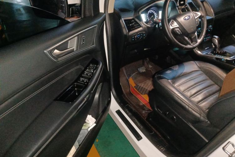 Used Ford Edge 2016 EcoBoost 245 Two-Wheel-Drive Titanium 7-Seater