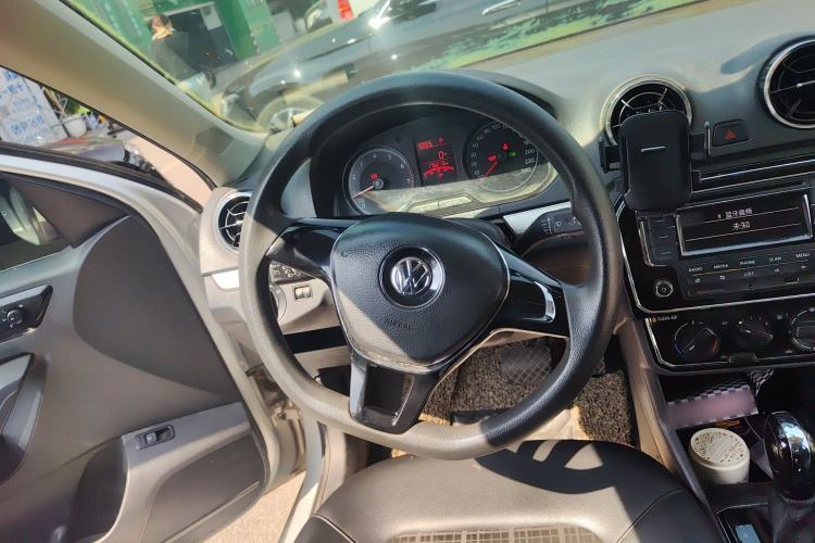 Used Volkswagen Jetta 2017 1.5L Automatic Comfort Model Steering Wheel