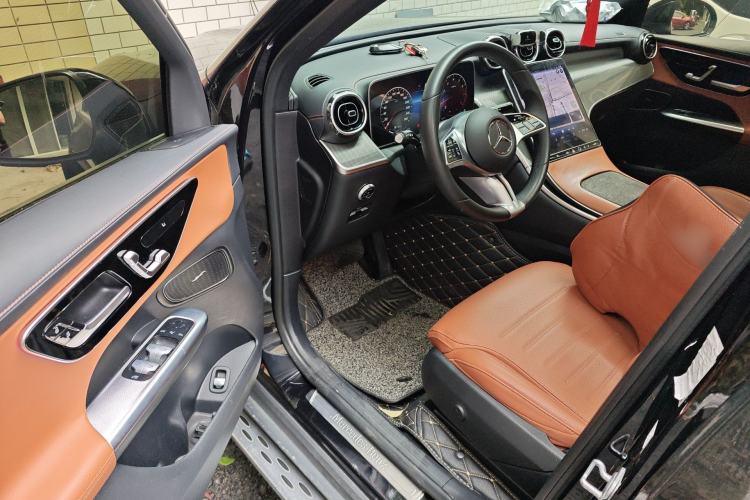 Used Mercedes-Benz GLC 2024 GLC 260 L 4MATIC Dynamic Edition 5-seater Driver Seat