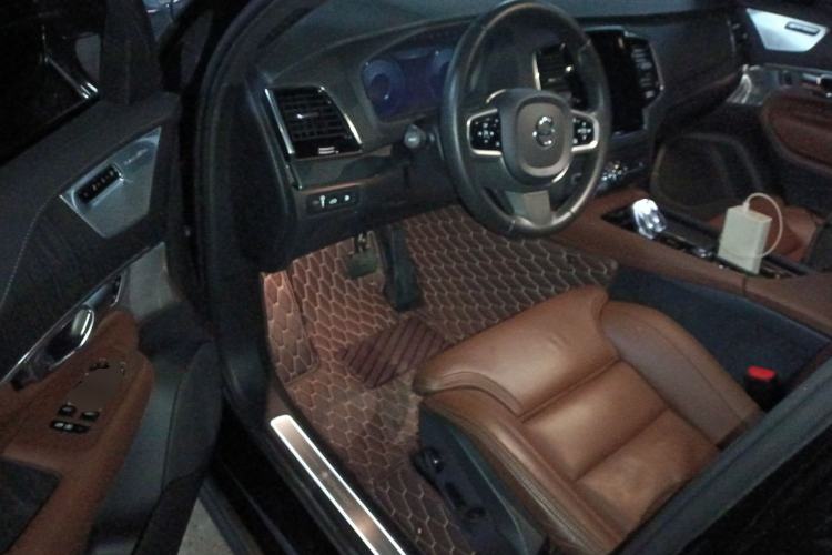 Used Volvo XC90 New Energy 2021 E-Drive Hybrid T8 Luxury Flagship 7-Seater Interior 3