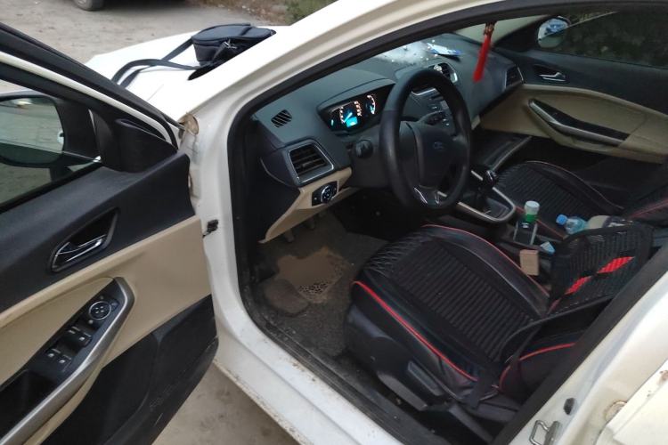 Used Ford Escort 2015 1.5L Manual Comfort Model
