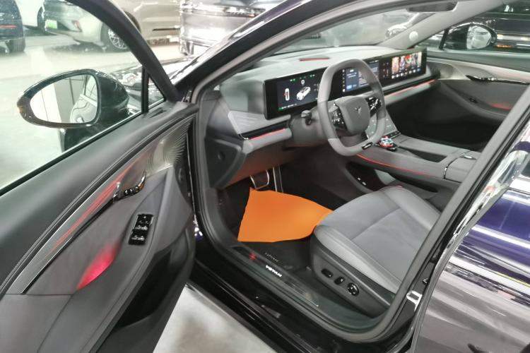 Used VOYAH PASSION 2024 PHEV Four-Wheel Drive Ultra-Long Range Executive Edition