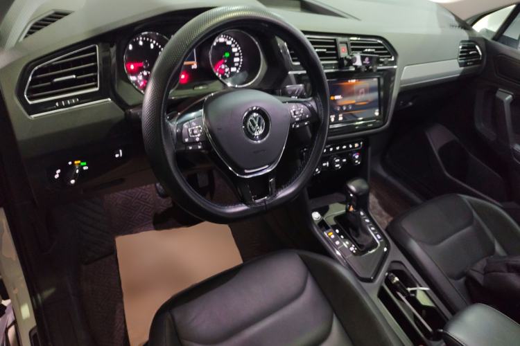 Used Volkswagen Tiguan L 2019 330TSI Automatic Two-Wheel Drive Smart Luxury Version China VI Standard