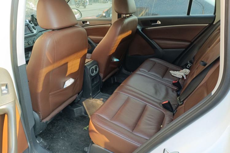 Used Volkswagen Tiguan 2015 1.8TSI Automatic All-Wheel-Drive Luxury Model Left Rear Seat