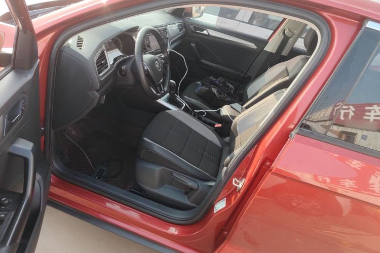 Used Volkswagen T-ROC 2019 230TSI DSG Two-Wheel-Drive Advanced Version China VI Standard
