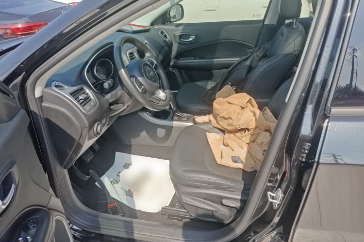 Used Jeep Compass 2017 200T Automatic Family Edition
