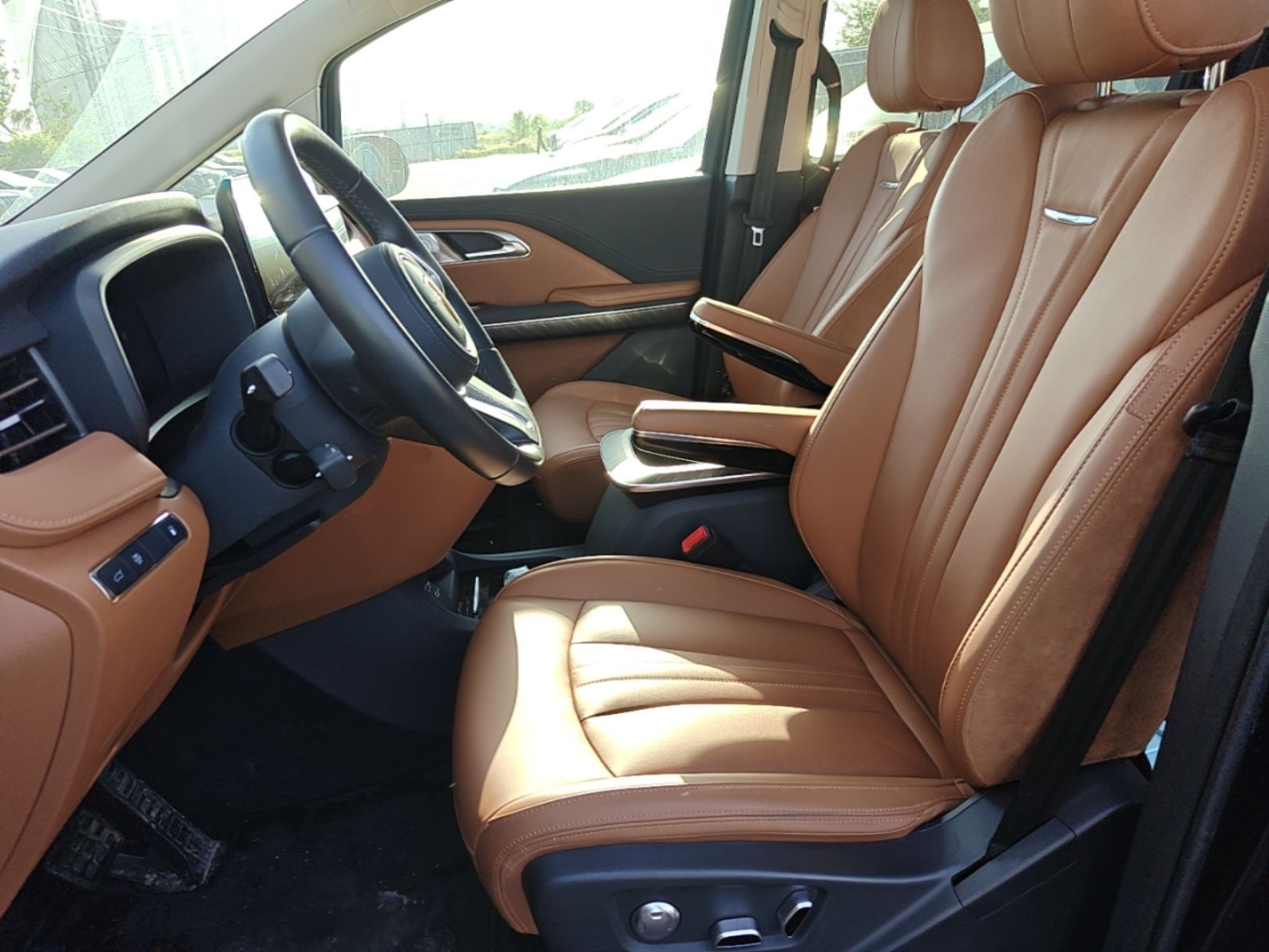 Hongqi HQ9 PHEV 2024 2.0T Four-Wheel Drive Business Edition — снимка 17