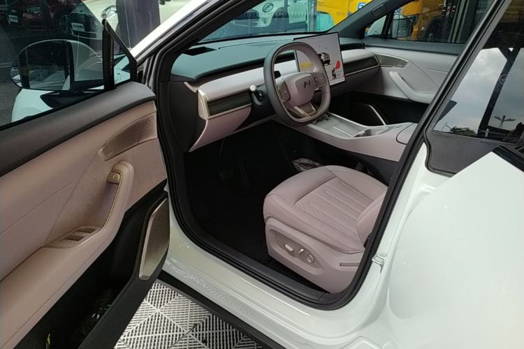 Used ONVO L60 2025 Model—60 kWh Rear-Wheel-Drive Version
